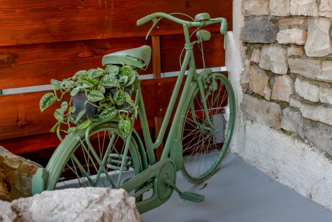Vintage Garden Apartment Πούλα Εξωτερικό φωτογραφία