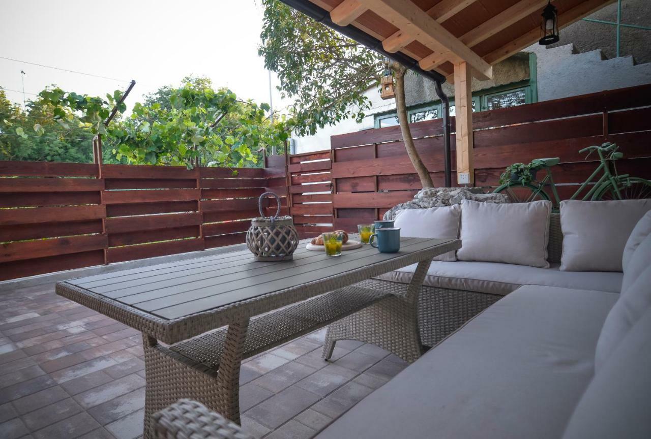 Vintage Garden Apartment Πούλα Εξωτερικό φωτογραφία