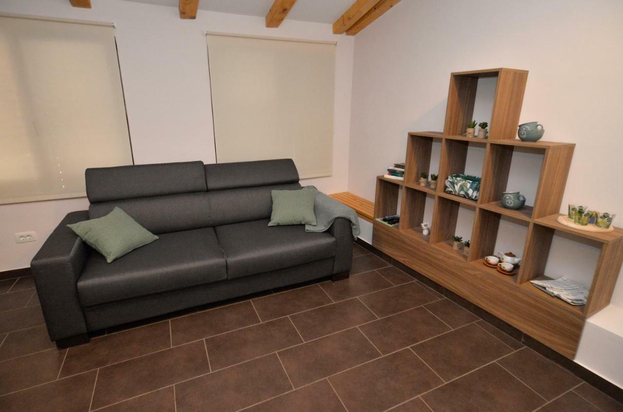 Vintage Garden Apartment Πούλα Εξωτερικό φωτογραφία
