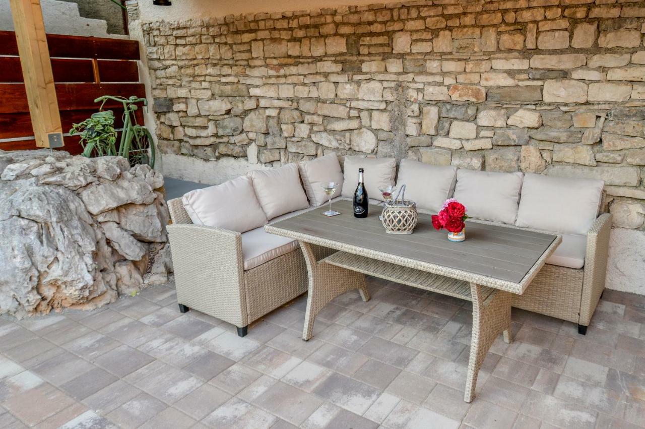 Vintage Garden Apartment Πούλα Εξωτερικό φωτογραφία