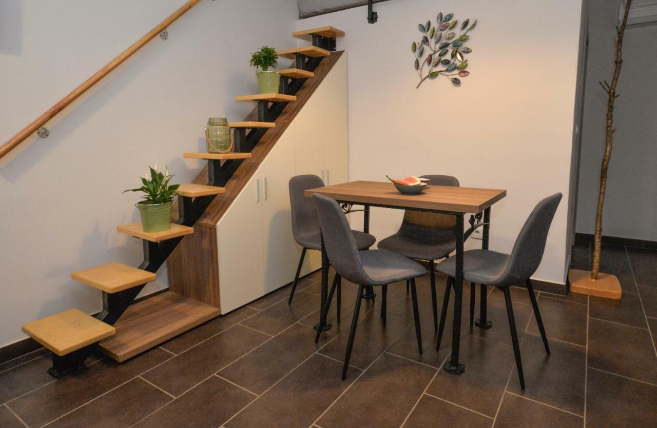 Vintage Garden Apartment Πούλα Εξωτερικό φωτογραφία