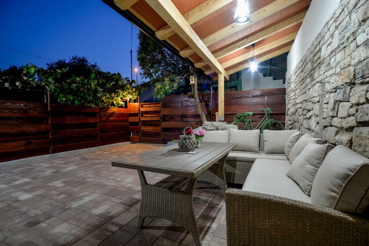 Vintage Garden Apartment Πούλα Εξωτερικό φωτογραφία