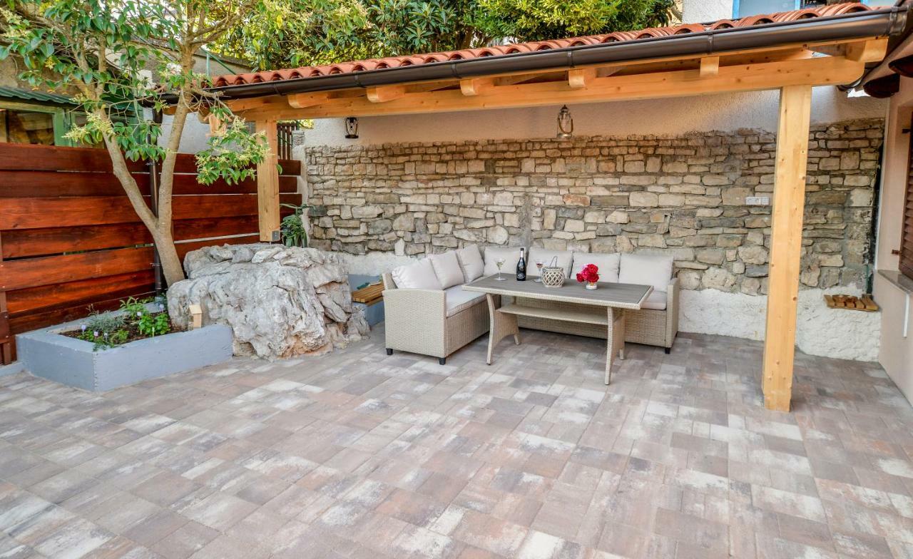 Vintage Garden Apartment Πούλα Εξωτερικό φωτογραφία