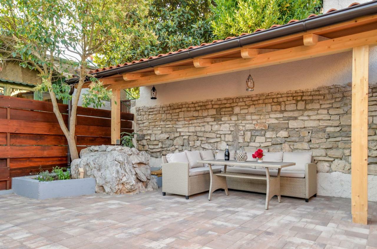 Vintage Garden Apartment Πούλα Εξωτερικό φωτογραφία